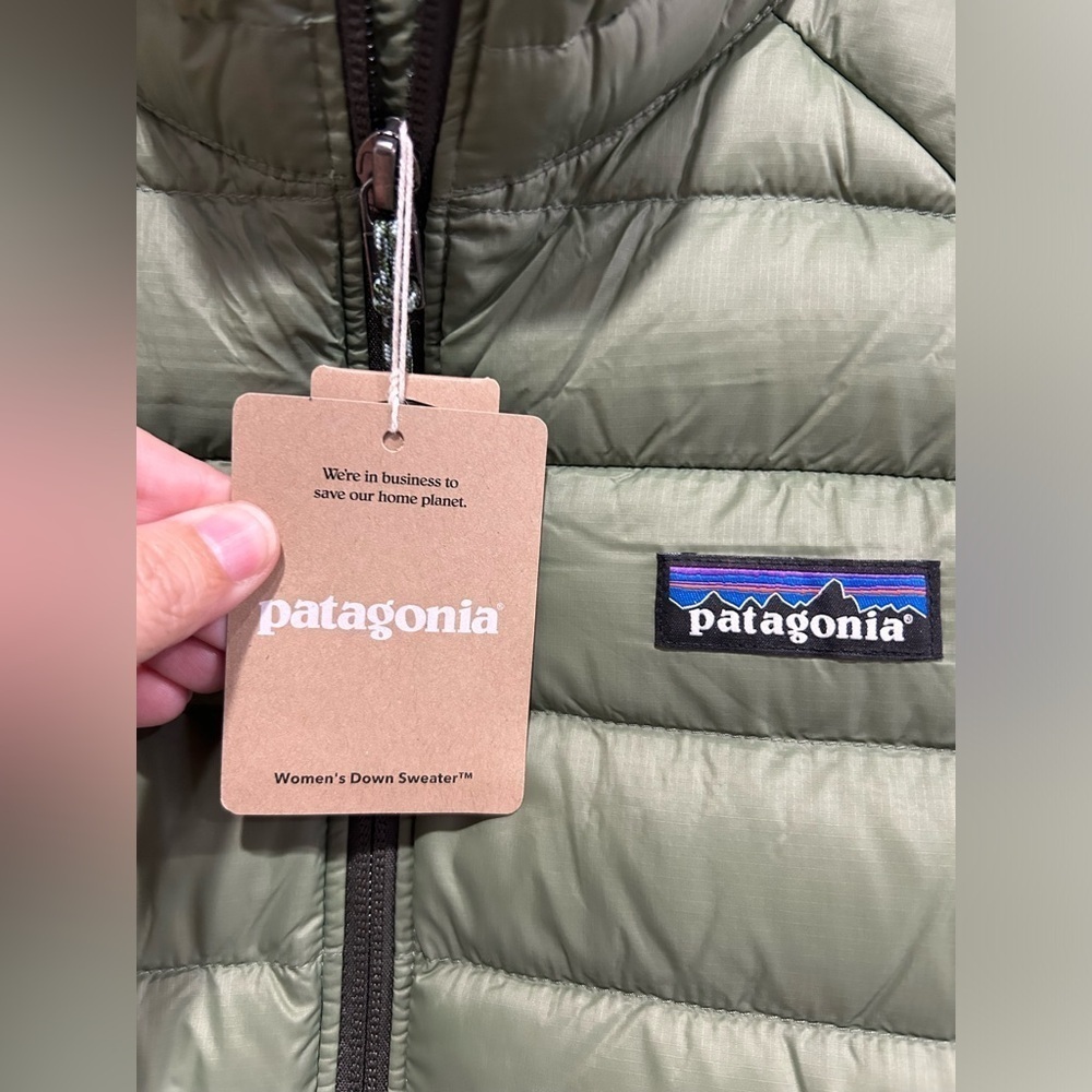 Patagonia Women’s XL Down Sweater Puffer Jacket Terrain Green NWT Puff - Picture 4 of 8